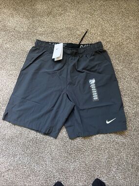 Nike Men’s Black dri fit  Athletic Shorts with White Swoosh size large NWT